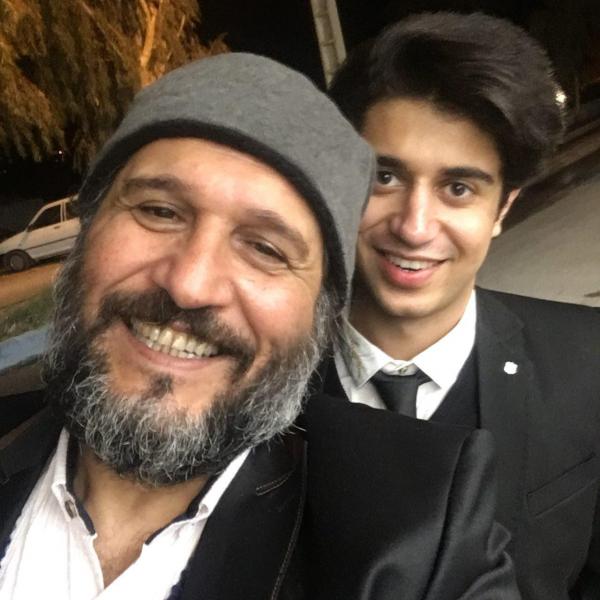 دکتر فردوس حاجیان و فرزندش سجاد دانشجوى دندانپزشكى ترانه سرا و خواننده
